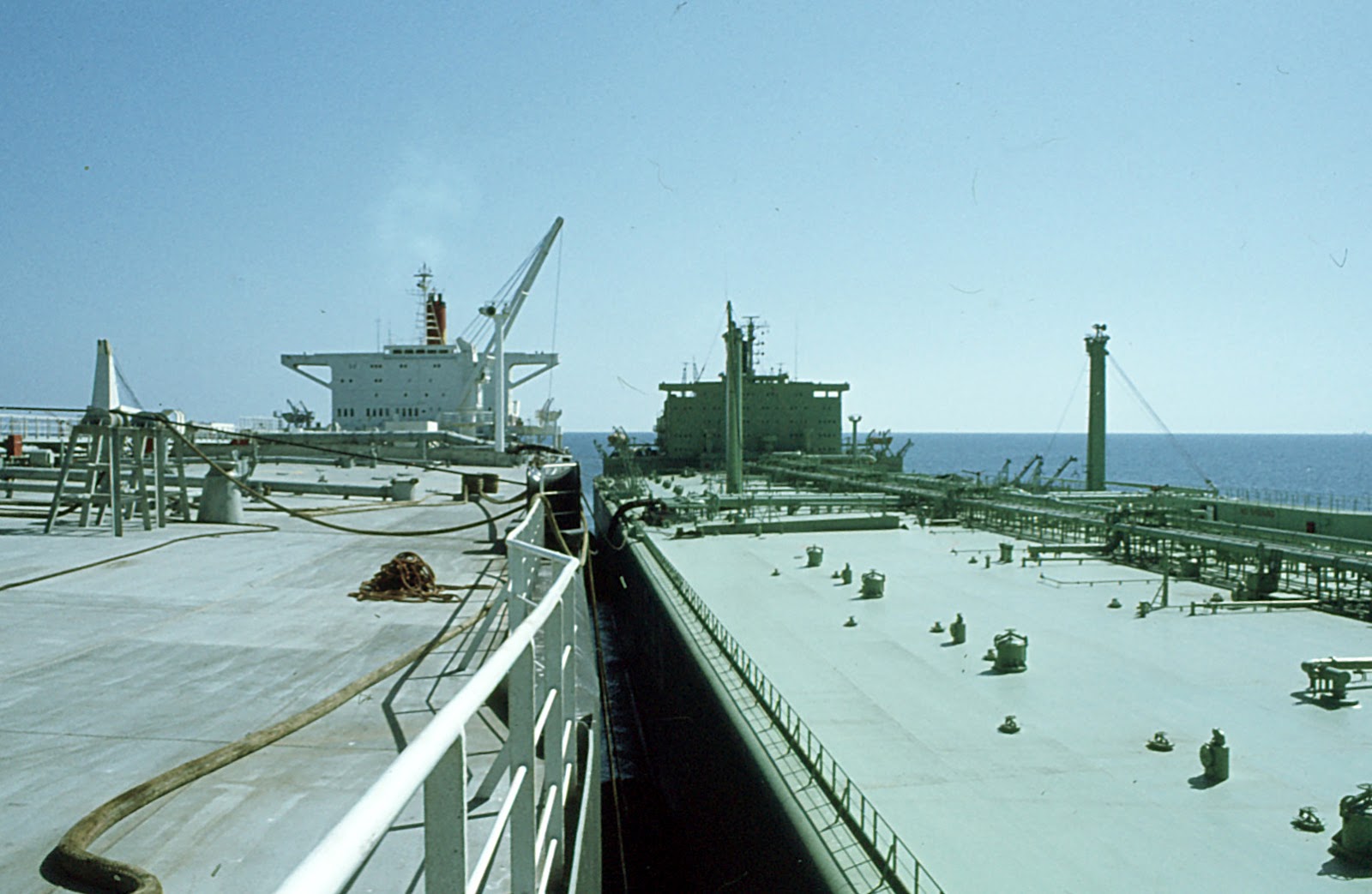 'ZIEN EN WETEN': LEPTON S.S. SHELL TANKERS B.V. (DEEL 1/3b)