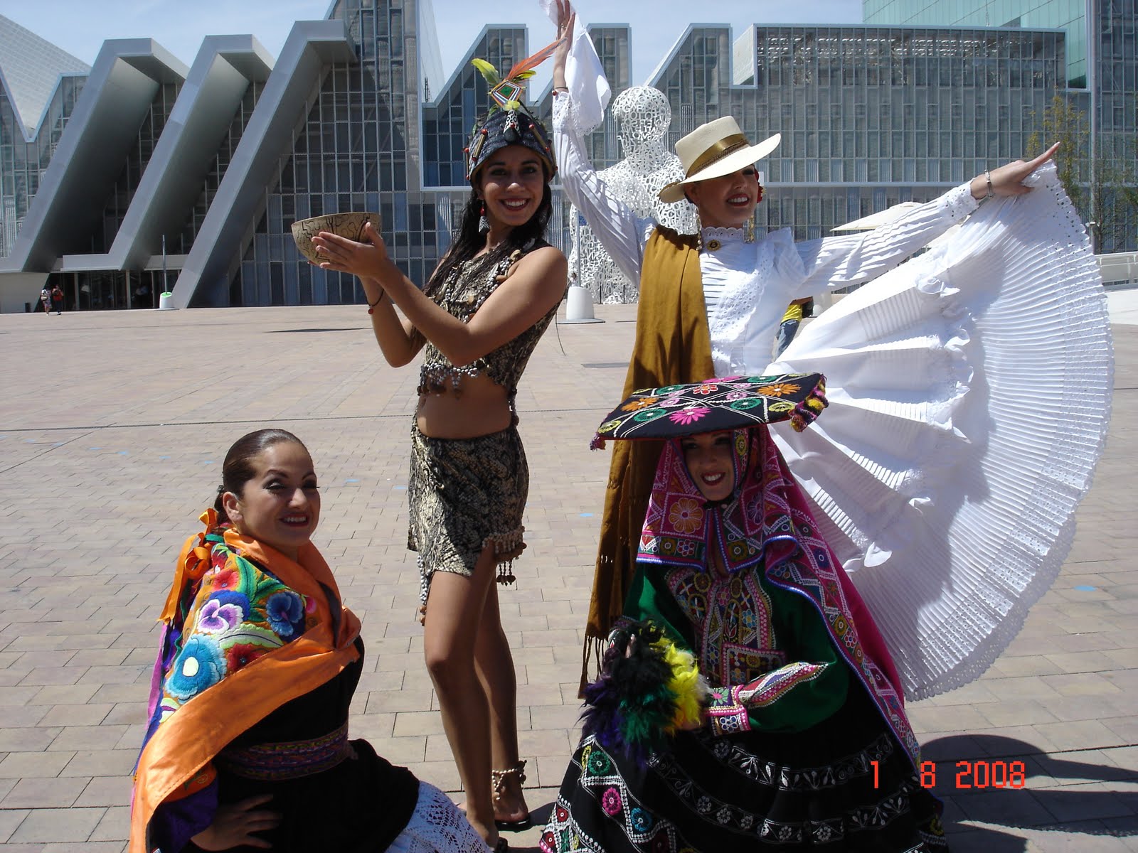 Y SE LLAMA PERU: DANZAS DE LAS 3 REGIONES