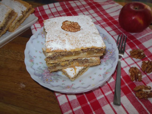 Ябълков щрудел с маслено тесто