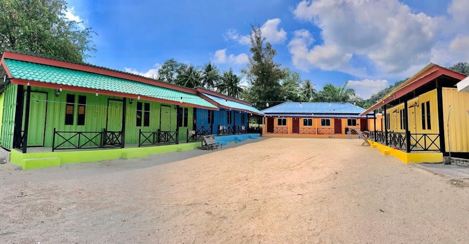 Homestay Teluk Senangin Tepi Pantai / Ala Kampung Chalet Tepi Laut