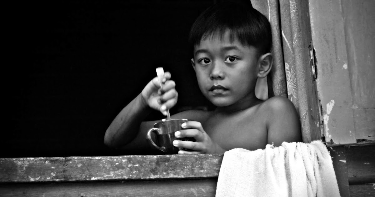Candid #2 - Dari jendela kecil rumah kayu ~ Pokcik Blogger