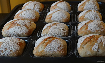 Mediterrane Kräuterbrötchen 