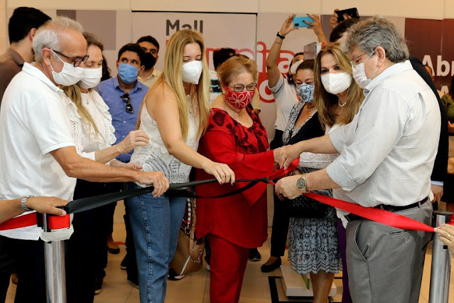 João Azevêdo e Cícero Lucena participam de inauguração da loja do Artesanato Paraibano na Ferreira Costa