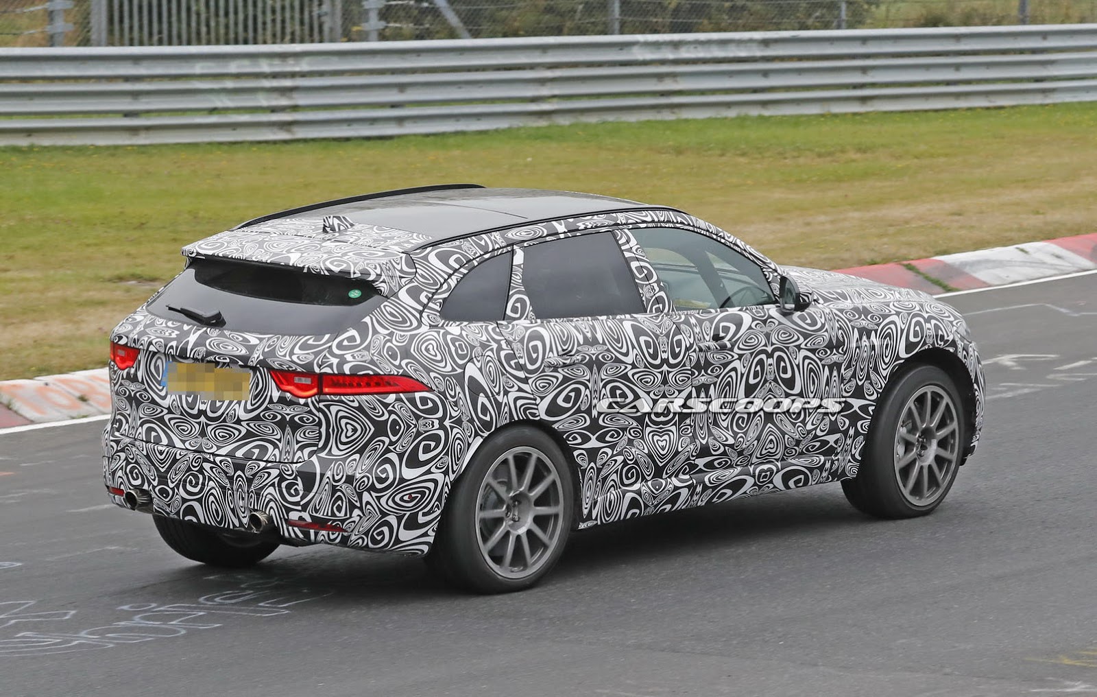 2018-Jaguar-%2BF-Pace-R-8.jpg