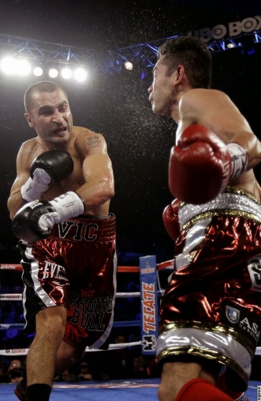 In the middle Nonito Donaire vs Vic Darchinyan II Donaire escapes via