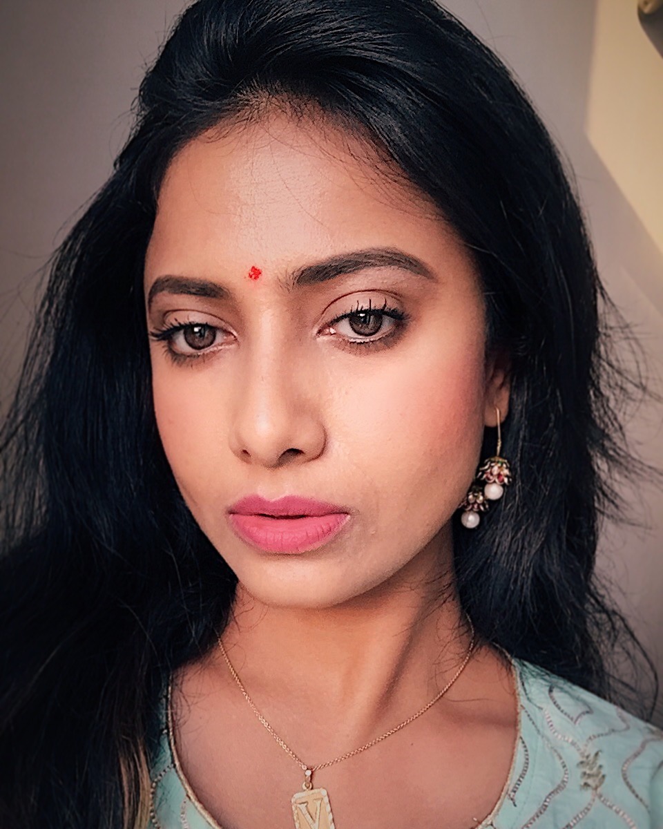 diwali makeup, indian beauty blogger, olive skin tone makeup, makeup for tan skin, simple dewy makeup look