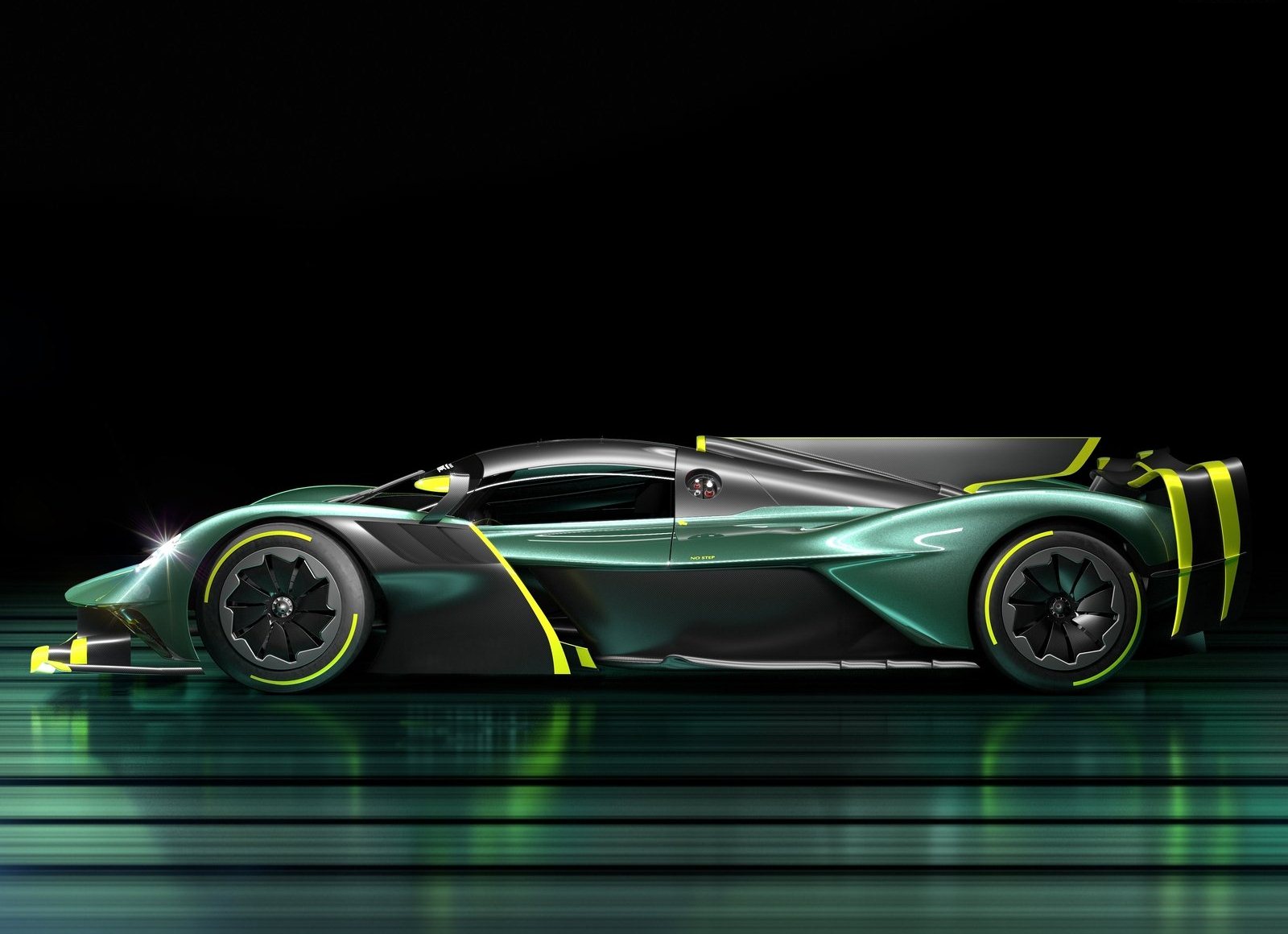 2022 Aston Martin Valkyrie AMR Pro