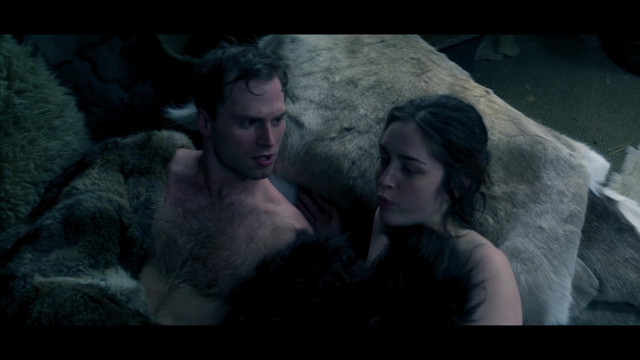 Calahan Skogman shirtless in Shadow And Bone 1-06 "The Heart Is An Arr...