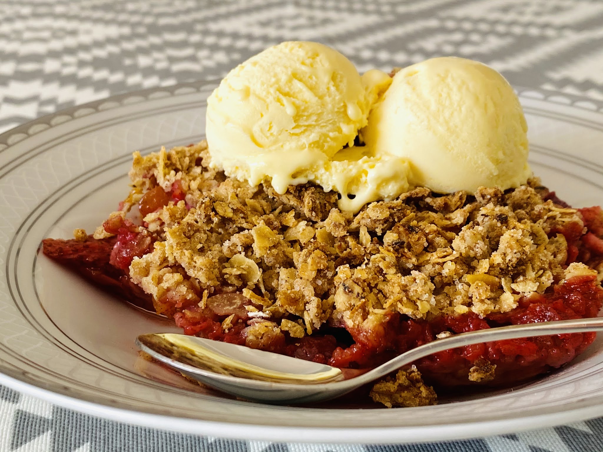 Healthy Summer Fruit Crumble [Through My Lens Nr. 290] Mersad Donko Photography