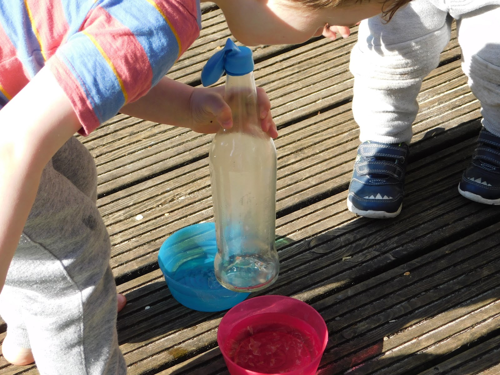 Which way is the wind blowing?