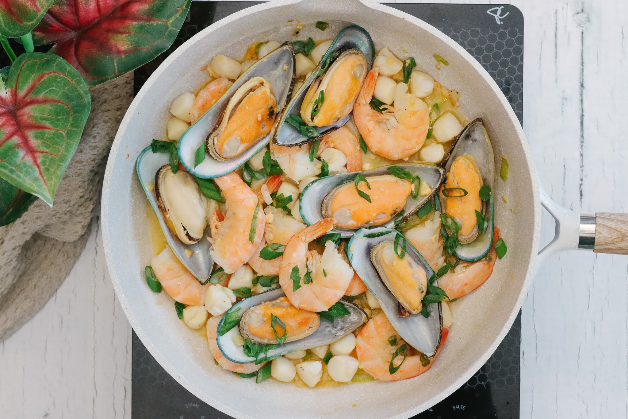 Salted Egg Seafood Stir Fry Perfect for Lunar New Year