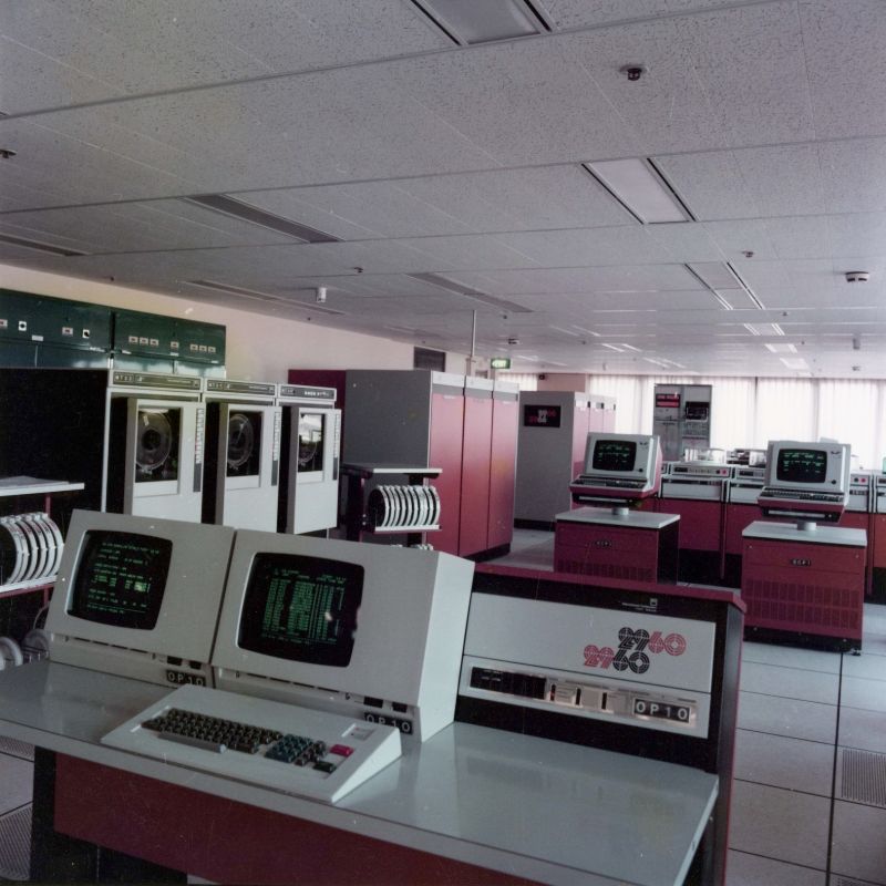 Vintage photos show the workplace and offices of the past  1970s 1980s - 84