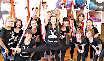 yoga aéreo, aeroyoga, airyoga, aerial yoga, profesorado, formacion, profesores, instructor, seminarios, talleres, clases, escuelas, teacher training, buenos aires, argentina, cordoba, mendoza, santa fe