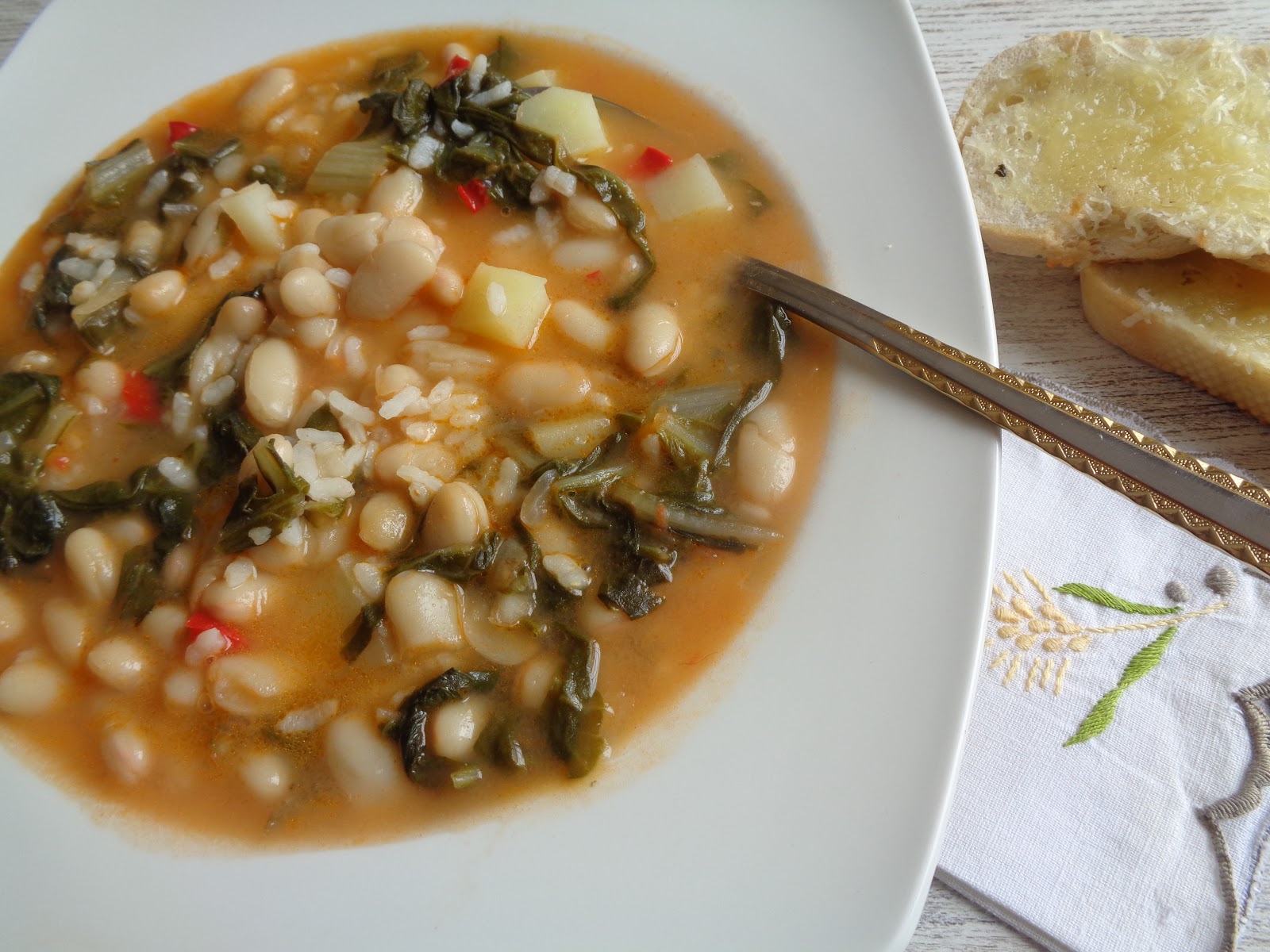 Potaje de alubias, acelgas y arroz