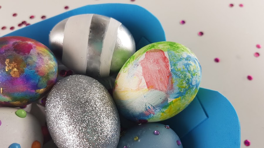 huevos de pascua easter eggs