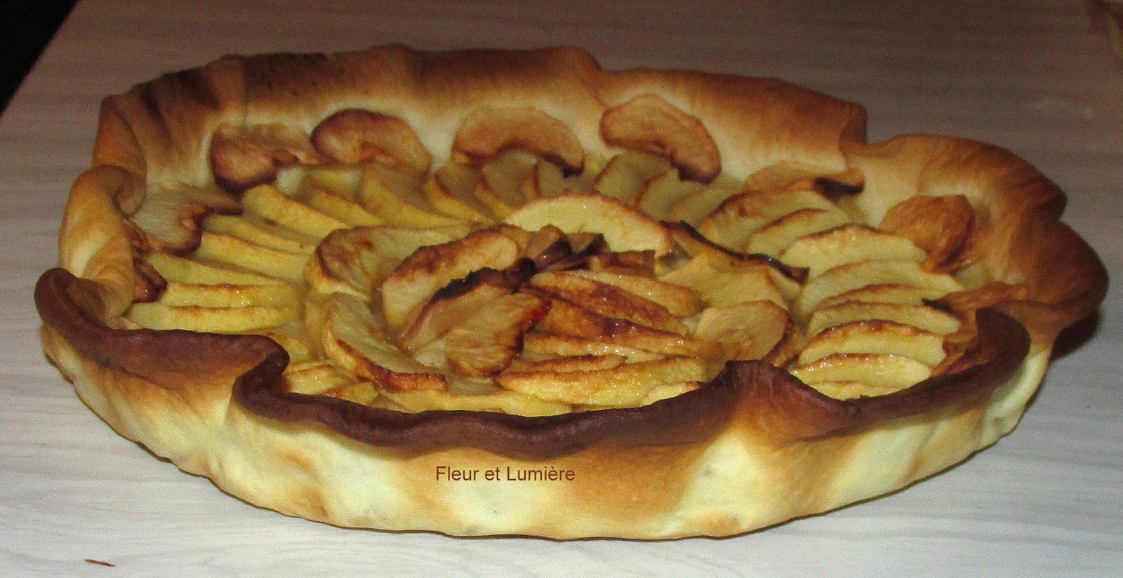 Fleur et Lumière: Tarte aux pommes et cassonade, pâte brisée