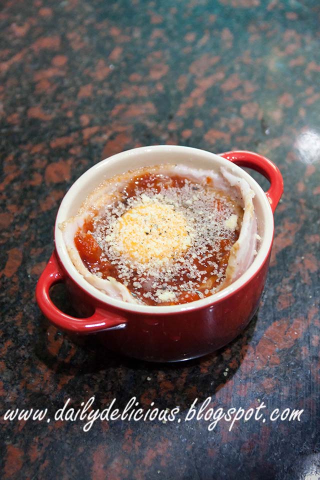 dailydelicious Breakfast Club Baked Egg in Tomato sauce and Bacon
