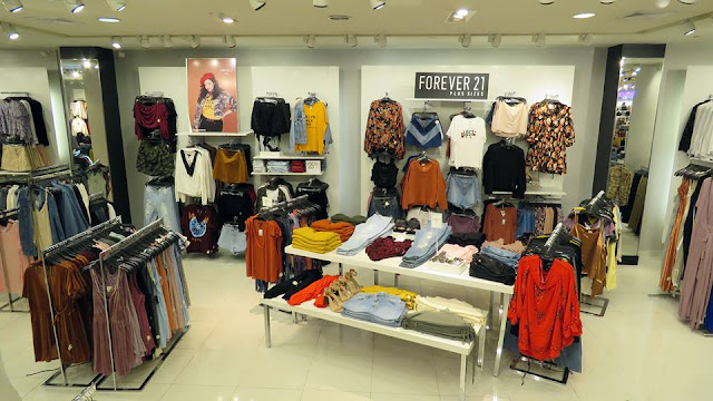 Forever 21 clothing store
