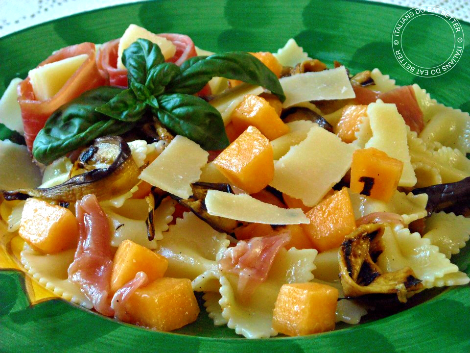INSALATA DI PASTA CON MELONE PROSCIUTTO E PARMIGIANO ITALIANS DO EAT