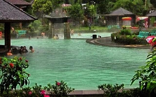 10 Tempat Wisata Alam di Bandung yang lagi Hits 2021 Air Panas Ciater