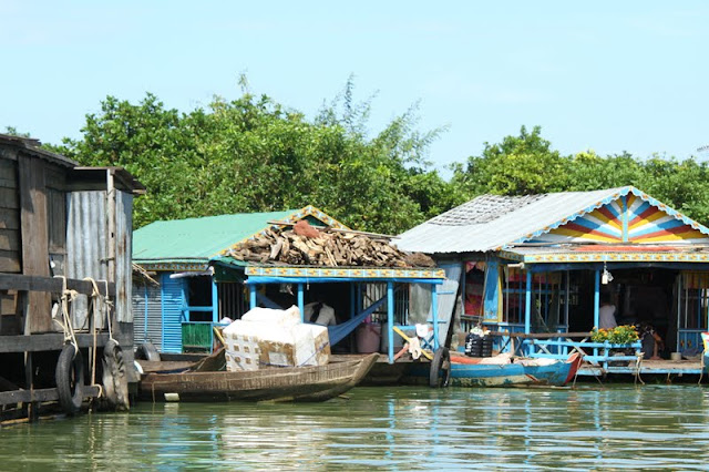 Visitar CHONG KNEAS, uma aldeia flutuante no lago Tomle Sap | Cambodja