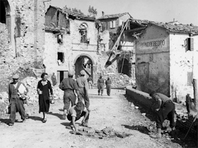 Roncofreddo nei giorni successivi alla liberazione 10 ottobre 1944