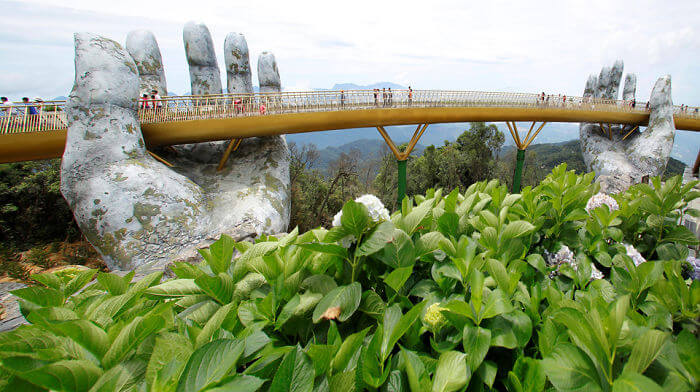 Mindblowing Bridge In Vietnam Has Now Been Opened, And It Is Reminiscent of Scenery From Lord Of The Rings