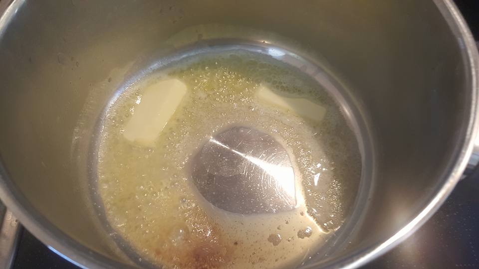 Gefüllte Paprika mit Reis und Tomatensoße Gefüllte Paprika mit Reis und Tomatensoße