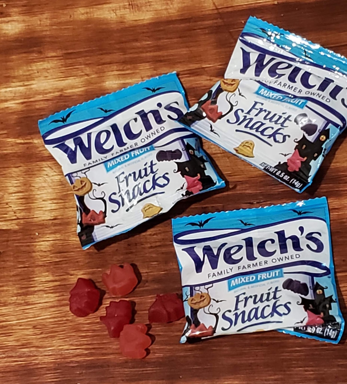 Heck Of A Bunch Welch’s® Mixed Fruit Halloween Fruit Snacks Review