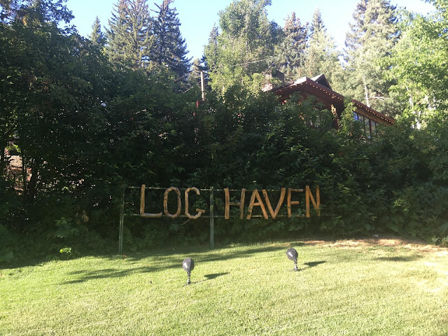 Dining at Log Haven's the Dogs Days of Summer Dining at Log Haven's the Dogs Days of Summer