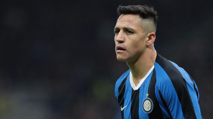Manchester United Perpanjang Masa Pinjaman Sanchez dan Smalling Manchester United Perpanjang Masa Pinjaman Sanchez dan Smalling