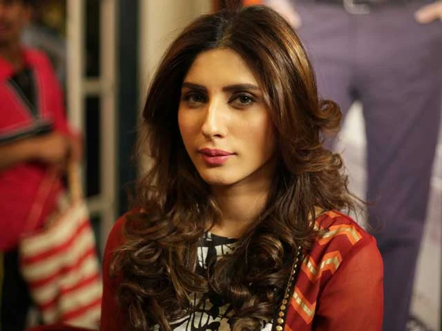 Pakistani actress and model Uzma Khan and her sister Huma Harassment Video viral on Social Media 2 Pakistani actress and model Uzms Khan and her sister Huma Harassment Video viral on Social Media