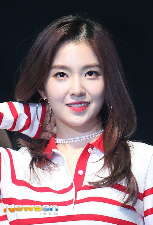 Irene looks pretty at healing concert for test takers