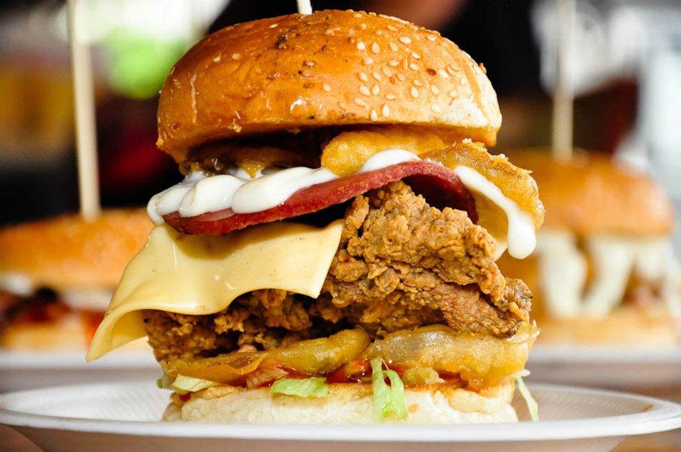 Tempat makan menarik di Kuala Lumpur: Burger Bakar Abang Burn
