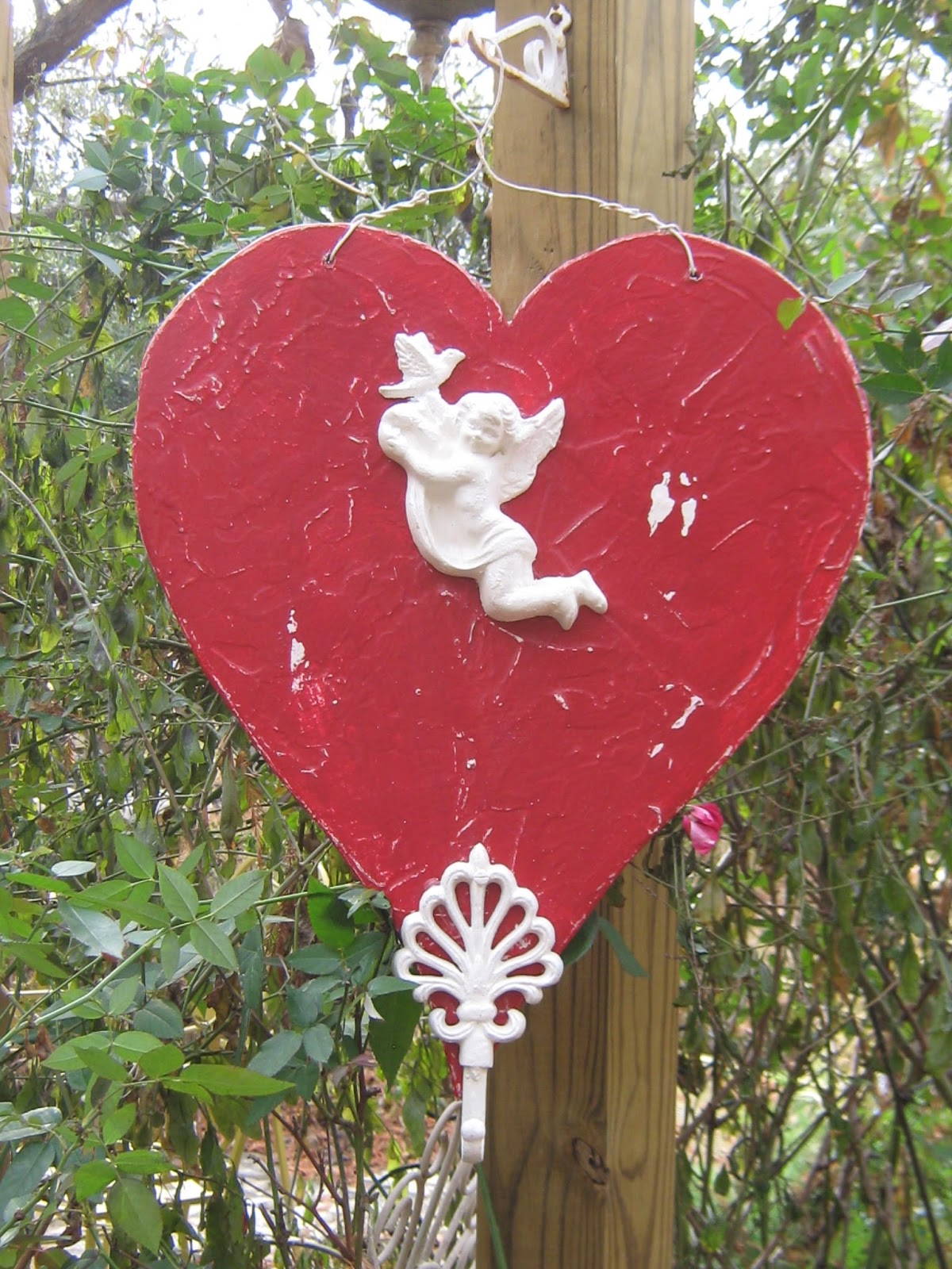 LYNDA BERGMAN DECORATIVE ARTISAN: RED VALENTINE WITH CHERUB DOOR OR