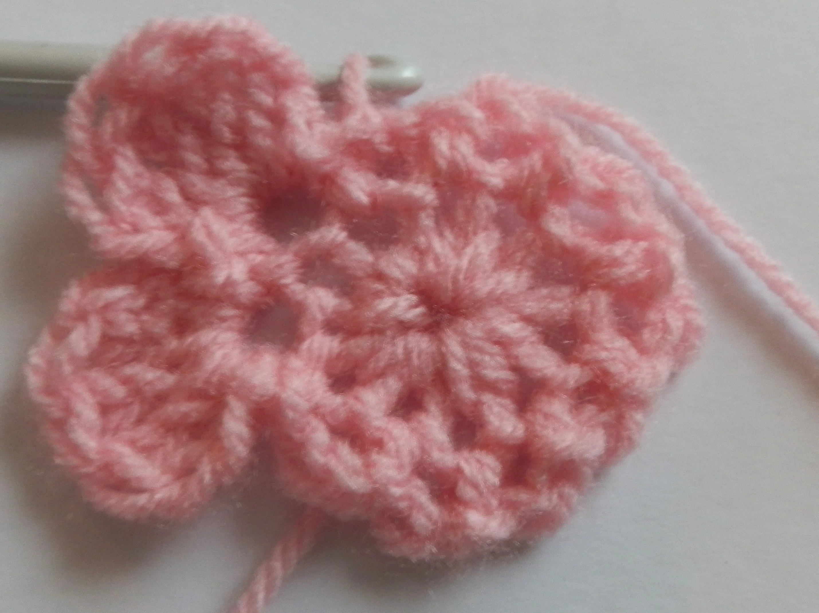 crochet baby hat pattern free with crochet flower