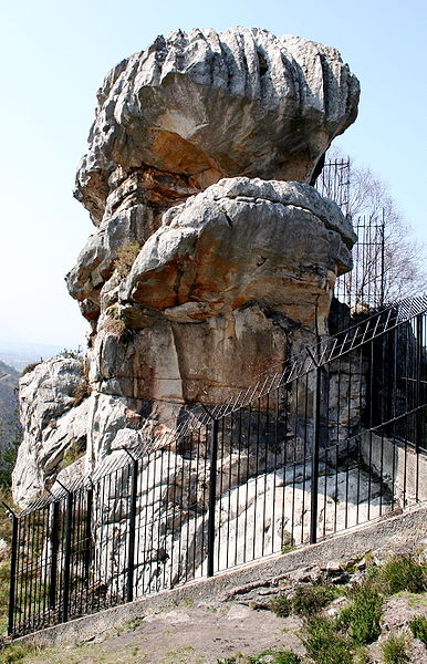Mitología Asturiana EL ÍDOLO DE PEÑA TÚ