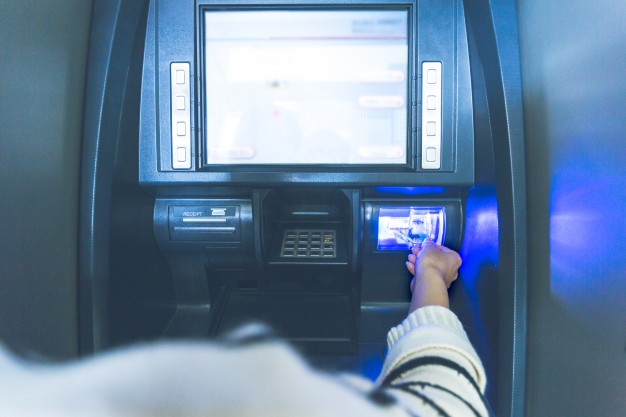 Pengalaman Mengurus ATM yang Ditelan Mesin - Duduk Paling ...