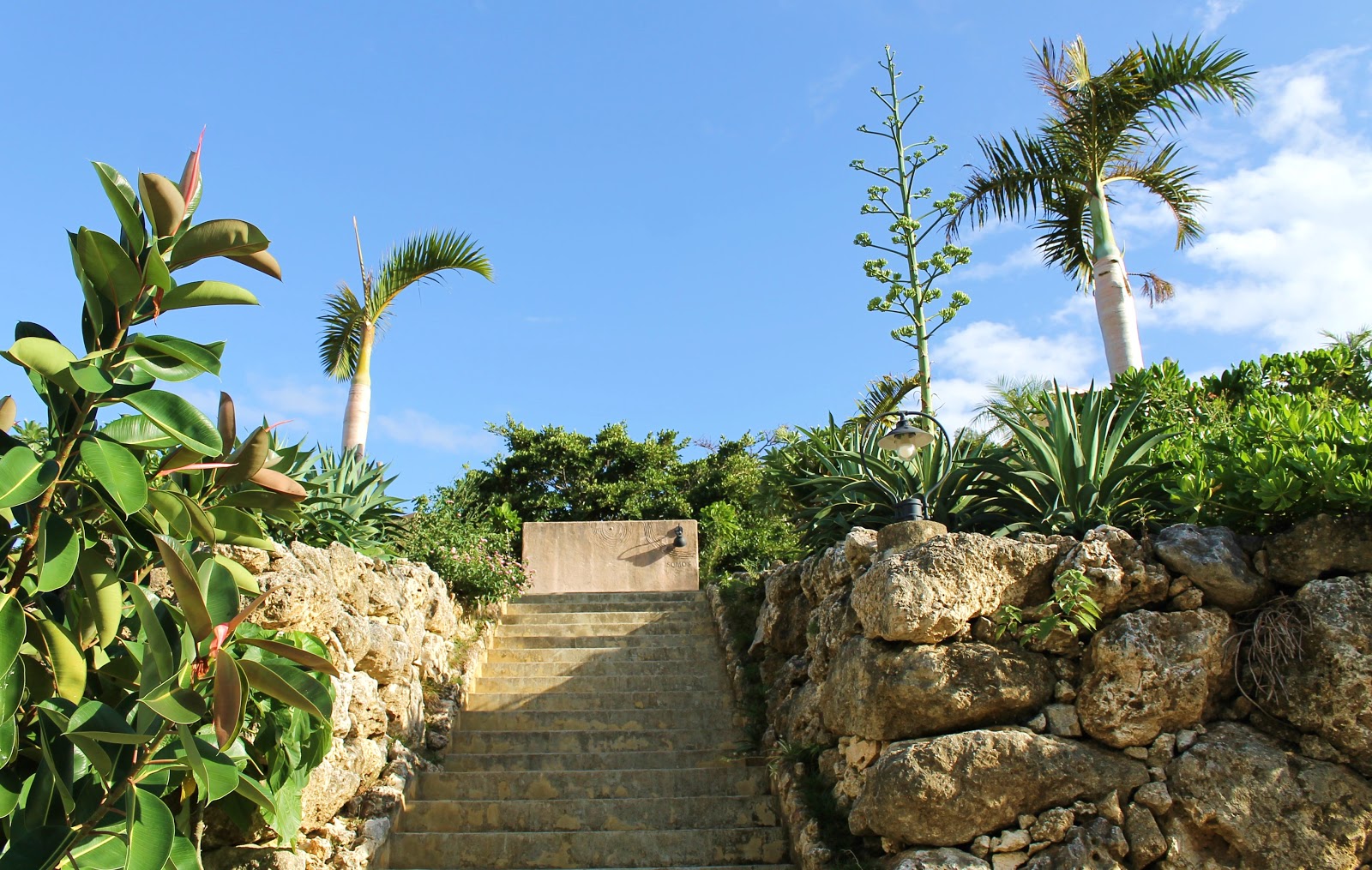 沖縄本島の素敵なお宿選 隠れ家スモールホテル