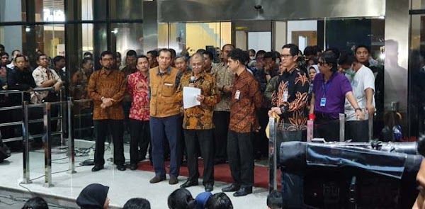 Kecewa UU KPK Direvisi, Agus Rahardjo Cs Serahkan Mandat Pemberantasan Korupsi ke Jokowi