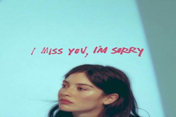 Lirik Lagu Gracie Abrams - I Miss You, I'm Sorry dan Terjemahan