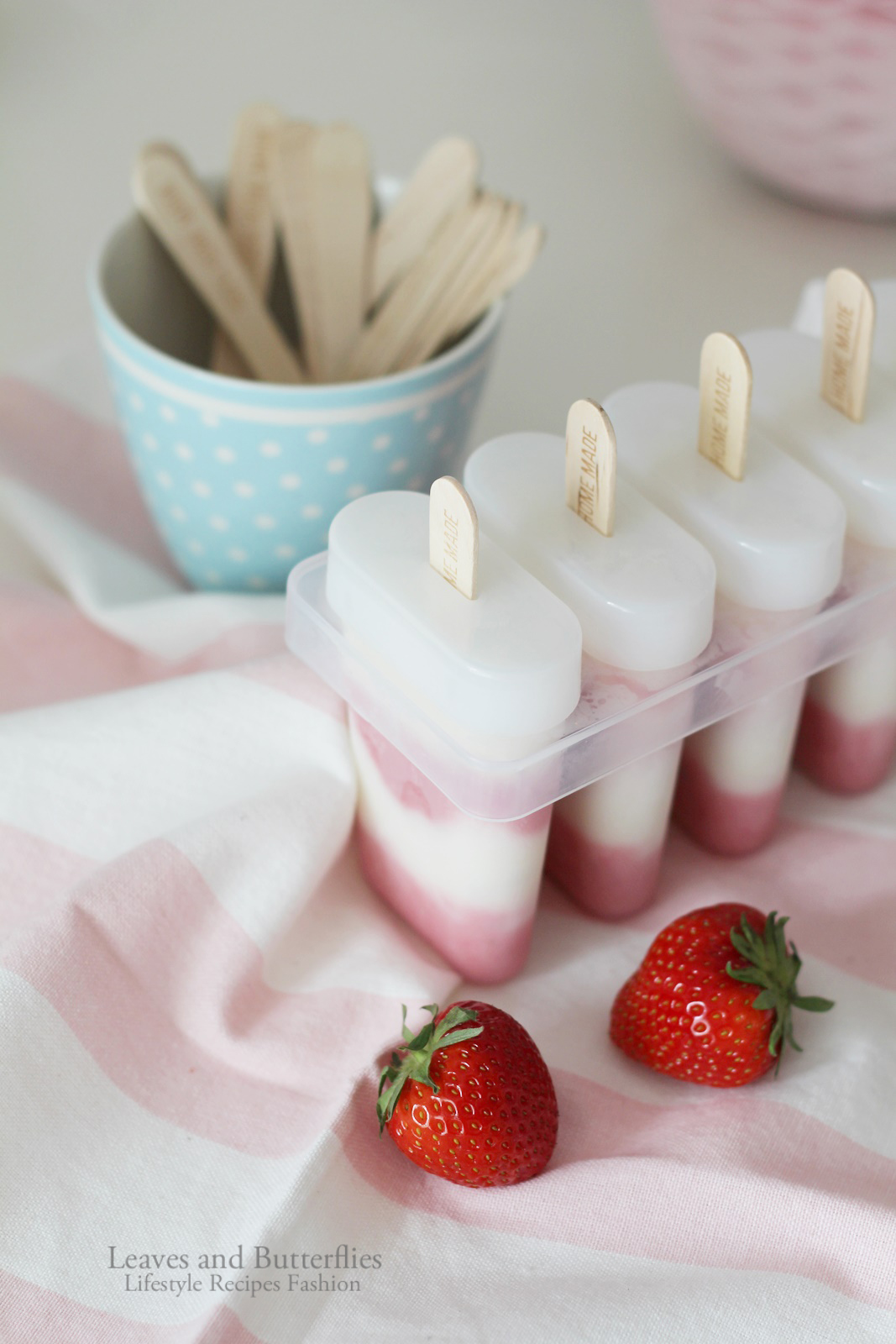 Erdbeer-Buttermilch-Eis: So schmeckt der Sommer!