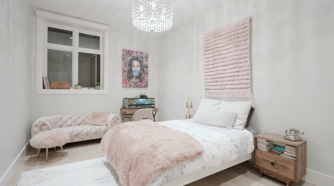 74 Photos vs. Luxury Contemporary Home In West Vancouver Interior Design Tour
