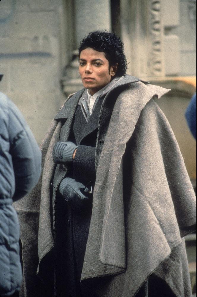 Rare Behind The Scenes Photos Of Michael Jackson While Filming The