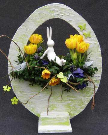 Bloemstukken zelf bloemstuk begrafenis Bloemschikken Rosalie: Bloemschikken Voorjaar & Pasen 2013 - 4. Staand ei