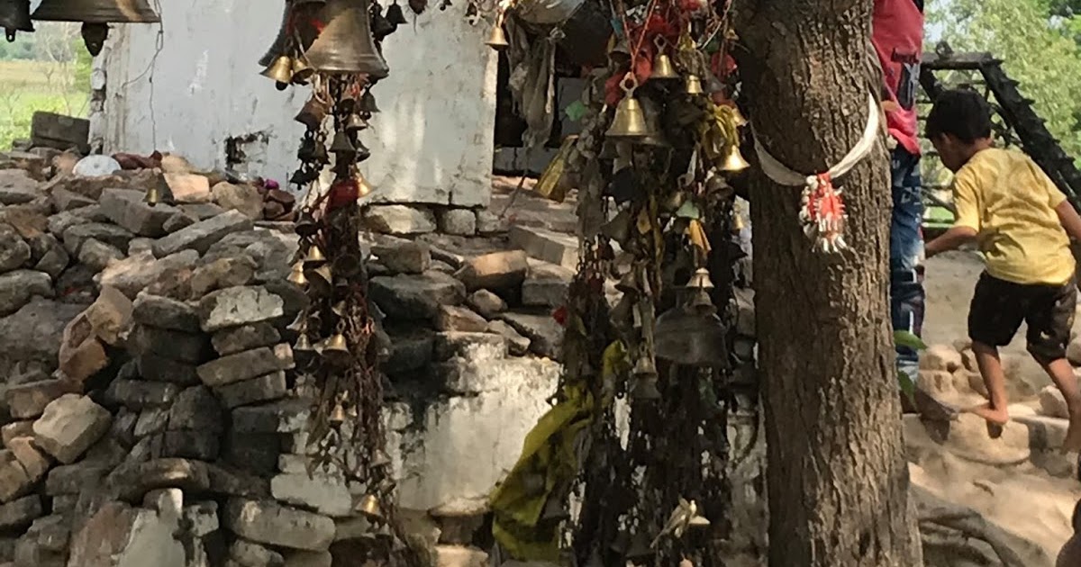 बुद्धम शरणम गच्छामि,  धम्मम शरणम गच्छामि 