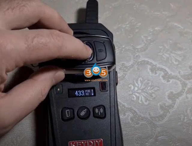 Keydiy KD-X2 باز کردن قفل سوبارو Smart Key 3
