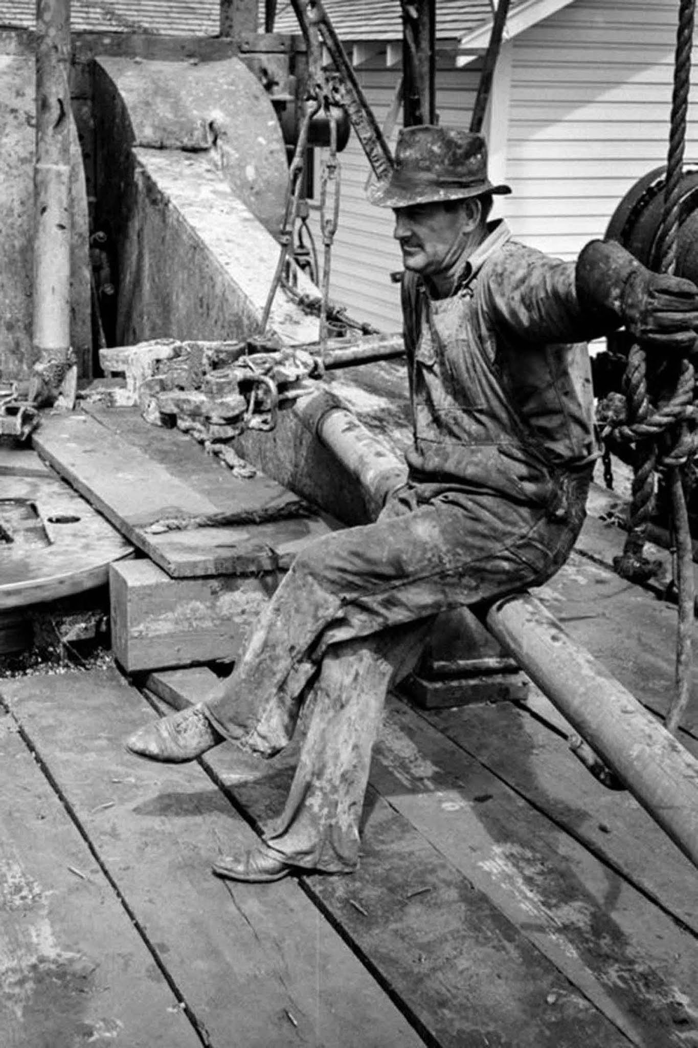 The hard life of roughnecks of the East Texas Oil Field  1939 - 75