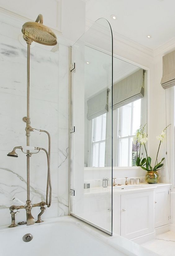 Décor Inspiration: 13 Stunning Marble Baths