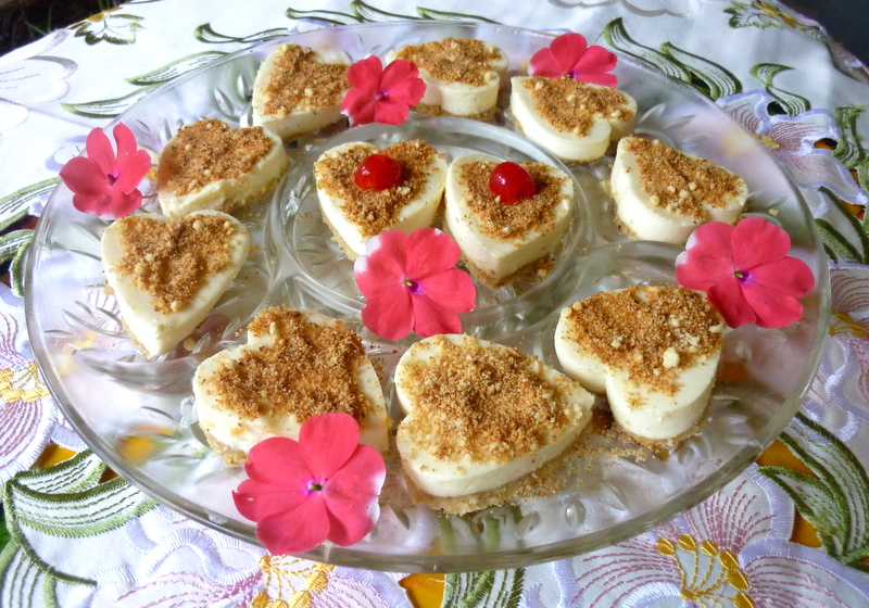 SPLENDID LOWCARBING BY JENNIFER ELOFF Romantic Finger Foods Party for Two on Valentine's Day